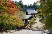 Job postings released by the 神護寺.